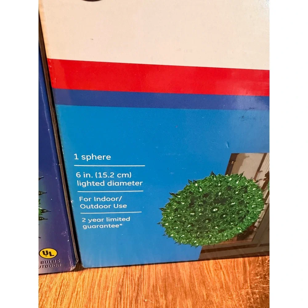 Lot of 2 VTG GE Holiday Classics Super Sphere Christmas Lights Green and Clear